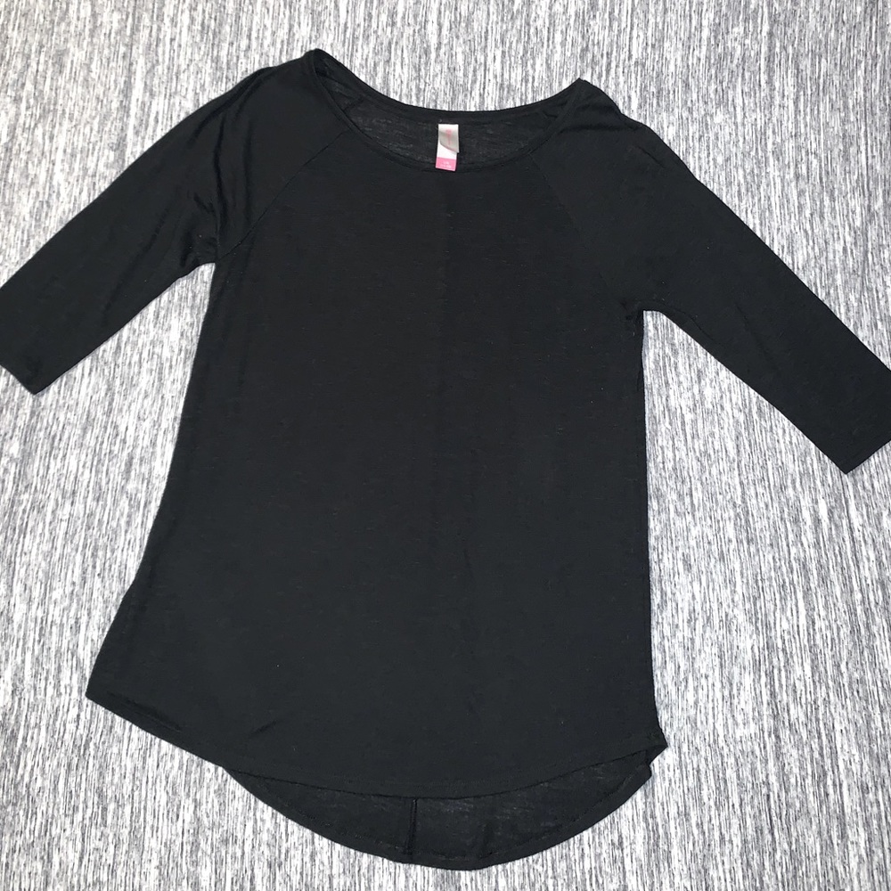 No Boundaries solid black top